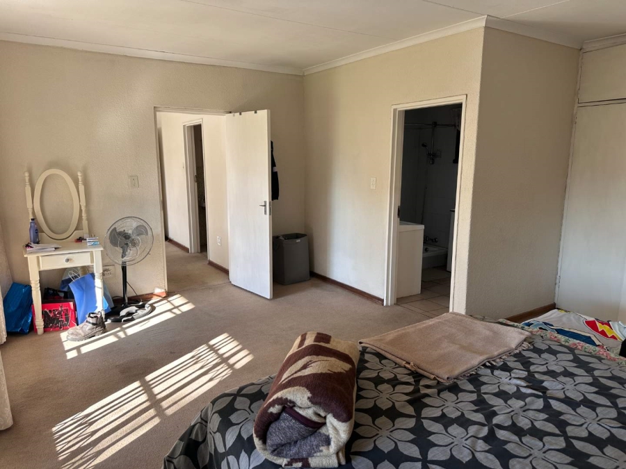 4 Bedroom Property for Sale in Brackendowns Gauteng