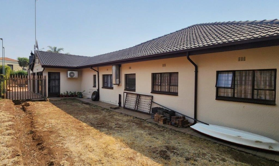 4 Bedroom Property for Sale in Alberante Gauteng