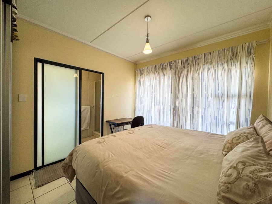 2 Bedroom Property for Sale in Oakdene Gauteng