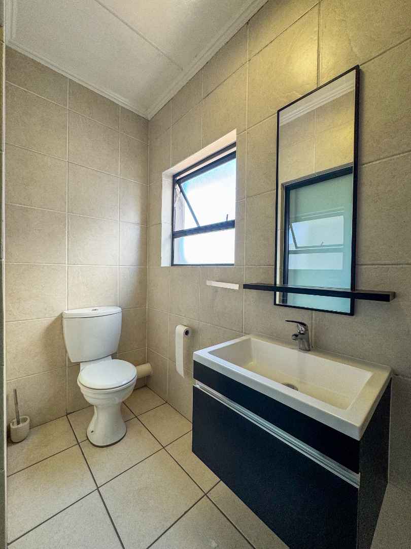 2 Bedroom Property for Sale in Oakdene Gauteng