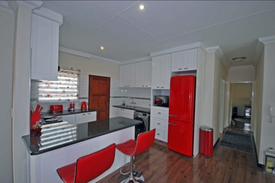 3 Bedroom Property for Sale in New Market Gauteng