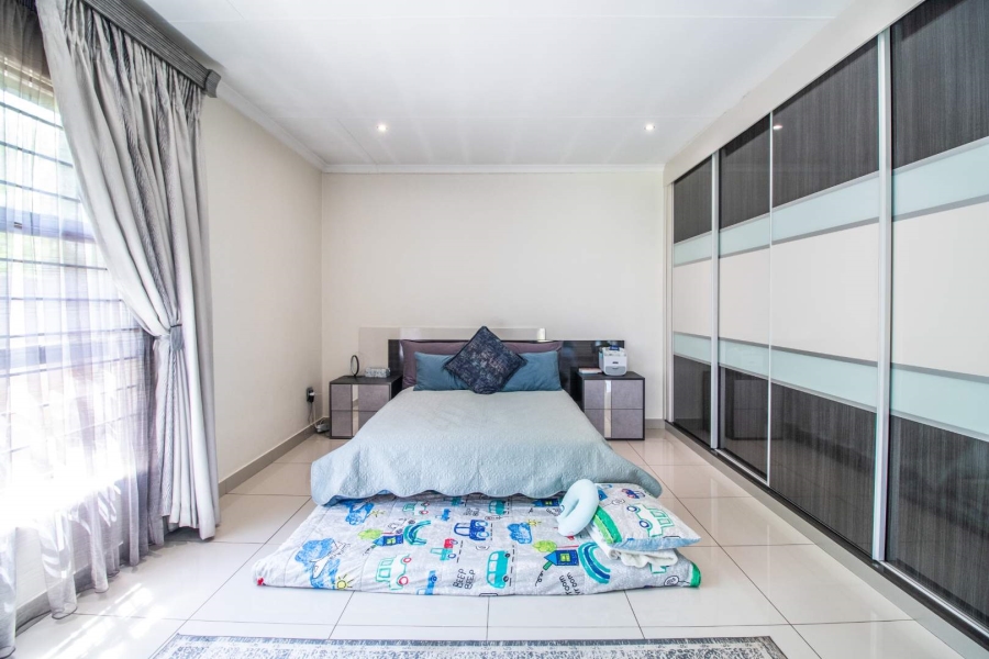 3 Bedroom Property for Sale in Lakefield Gauteng