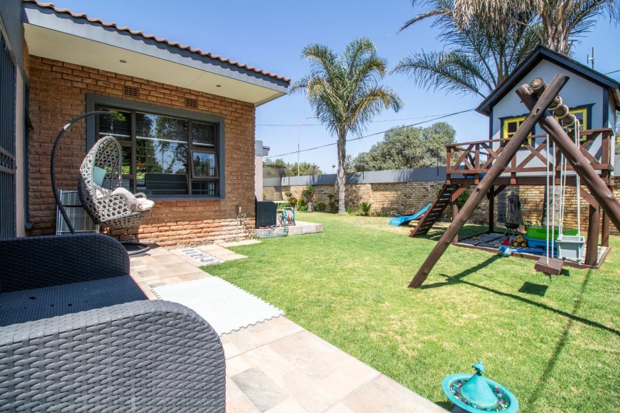 3 Bedroom Property for Sale in Lakefield Gauteng