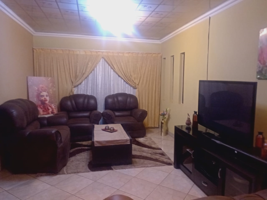 3 Bedroom Property for Sale in Nellmapius Gauteng