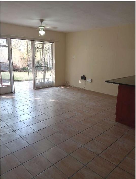 To Let 1 Bedroom Property for Rent in Oaklands Gauteng