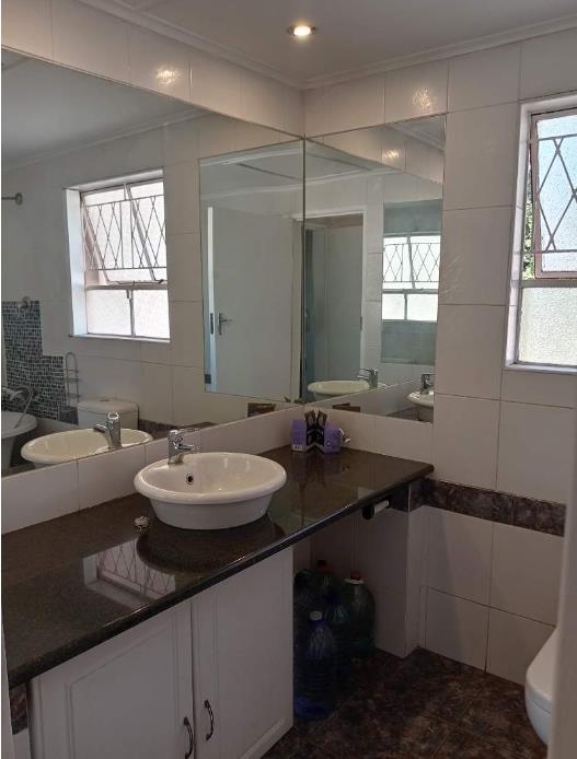 To Let 1 Bedroom Property for Rent in Oaklands Gauteng