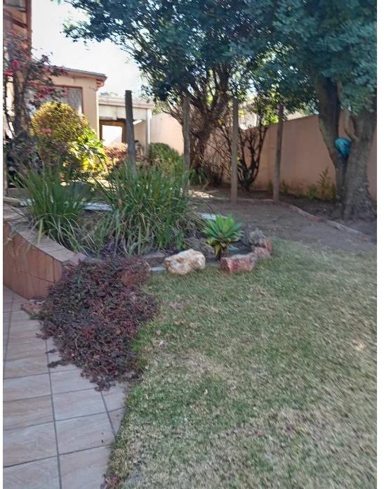 To Let 1 Bedroom Property for Rent in Oaklands Gauteng