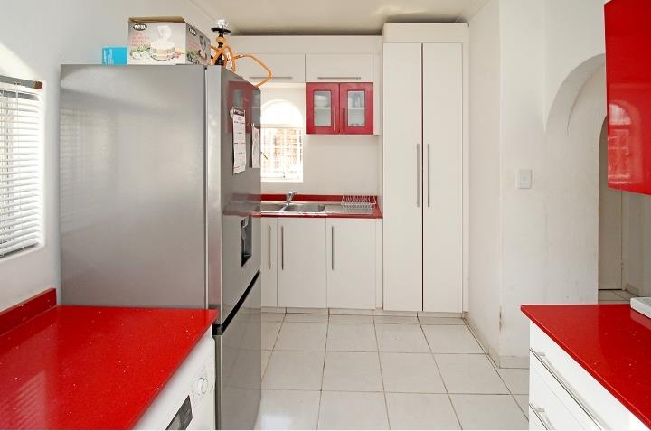 1 Bedroom Property for Sale in Corlett Gardens Gauteng