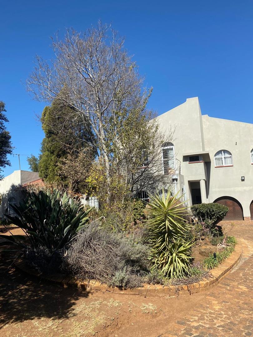 4 Bedroom Property for Sale in Mulbarton Gauteng