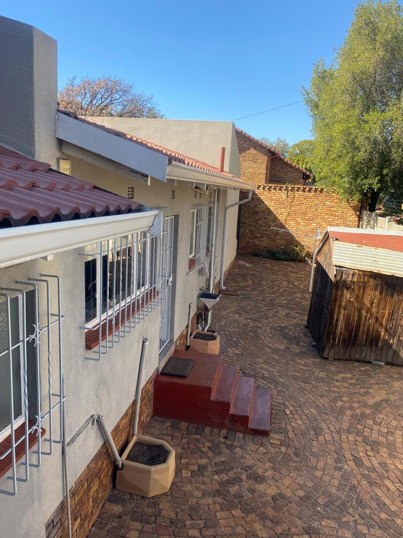 4 Bedroom Property for Sale in Mulbarton Gauteng