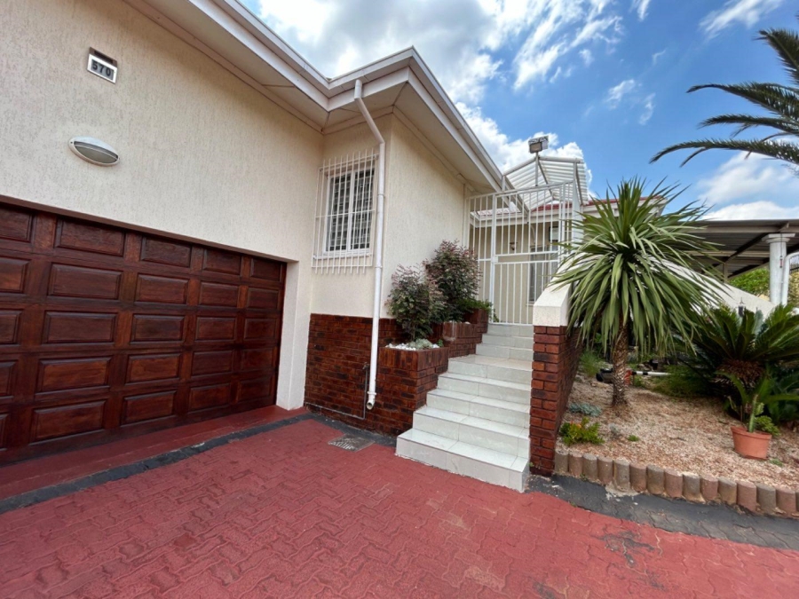 4 Bedroom Property for Sale in Laudium Ext 3 Gauteng