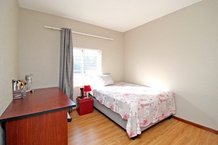 To Let 2 Bedroom Property for Rent in Glensan Gauteng