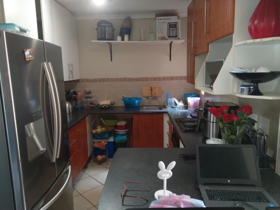 2 Bedroom Property for Sale in Erand Gardens Gauteng