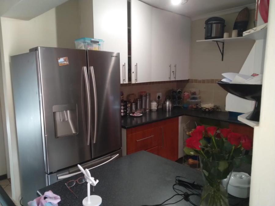 2 Bedroom Property for Sale in Erand Gardens Gauteng