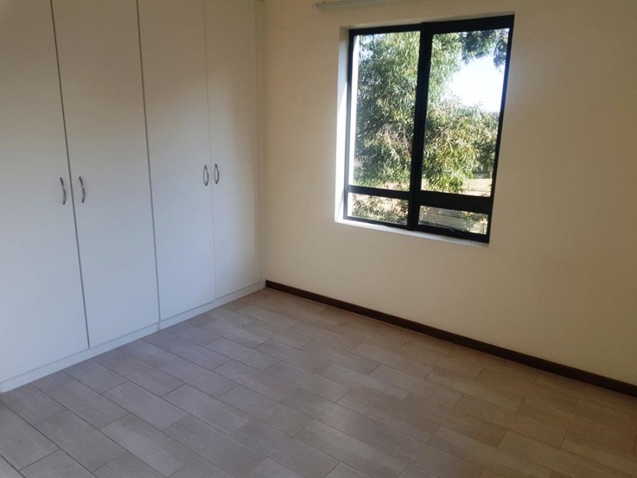 To Let 2 Bedroom Property for Rent in Jackal Creek Golf Estate Gauteng