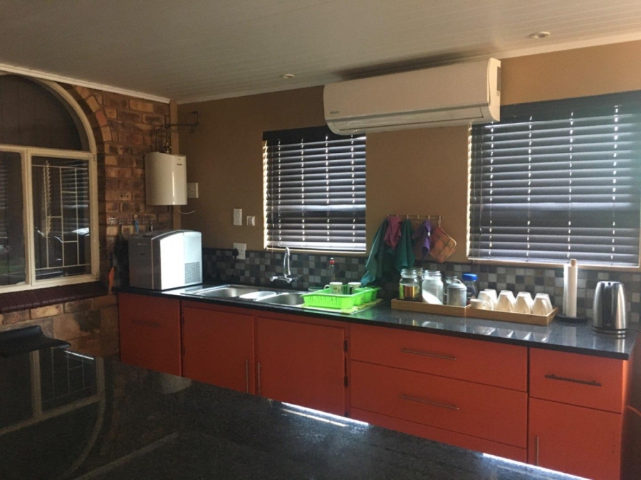 5 Bedroom Property for Sale in The Reeds Gauteng