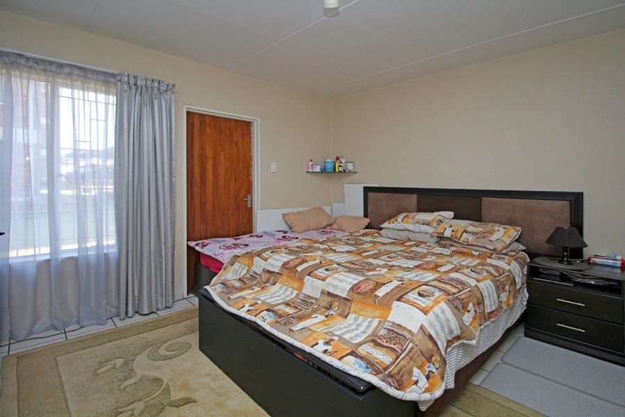 2 Bedroom Property for Sale in Strubensvallei Gauteng