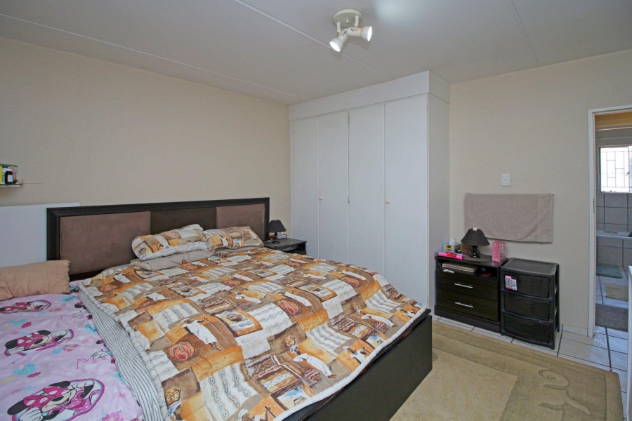 2 Bedroom Property for Sale in Strubensvallei Gauteng