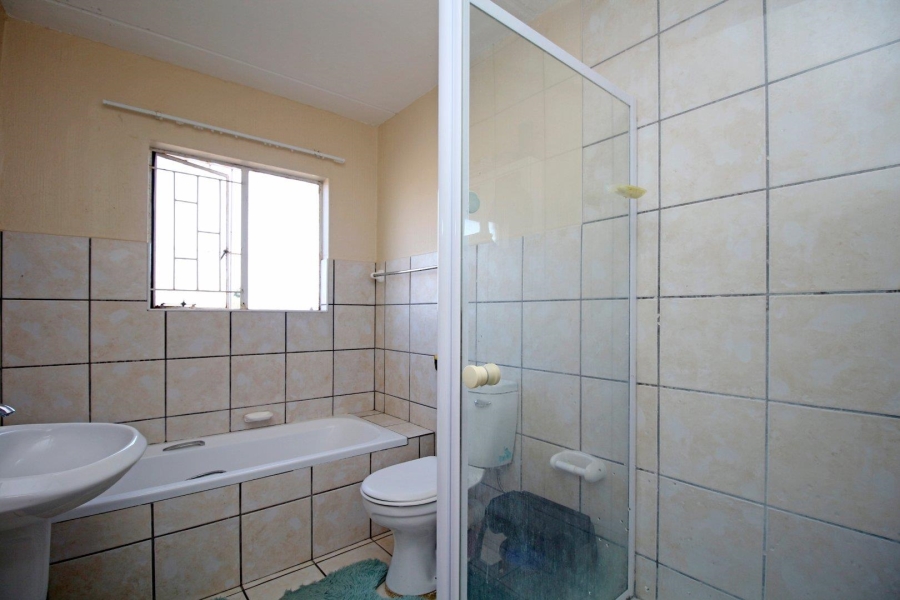 2 Bedroom Property for Sale in Strubensvallei Gauteng