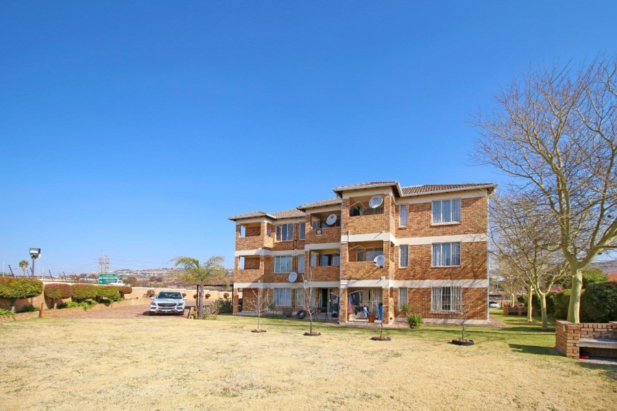 2 Bedroom Property for Sale in Strubensvallei Gauteng