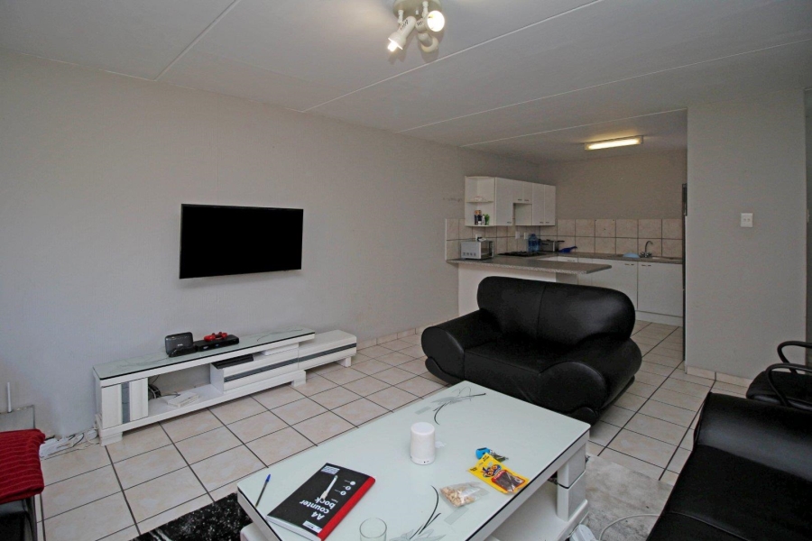 1 Bedroom Property for Sale in Strubensvallei Gauteng