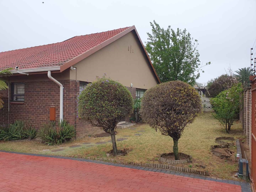 3 Bedroom Property for Sale in Ridgeway Gauteng