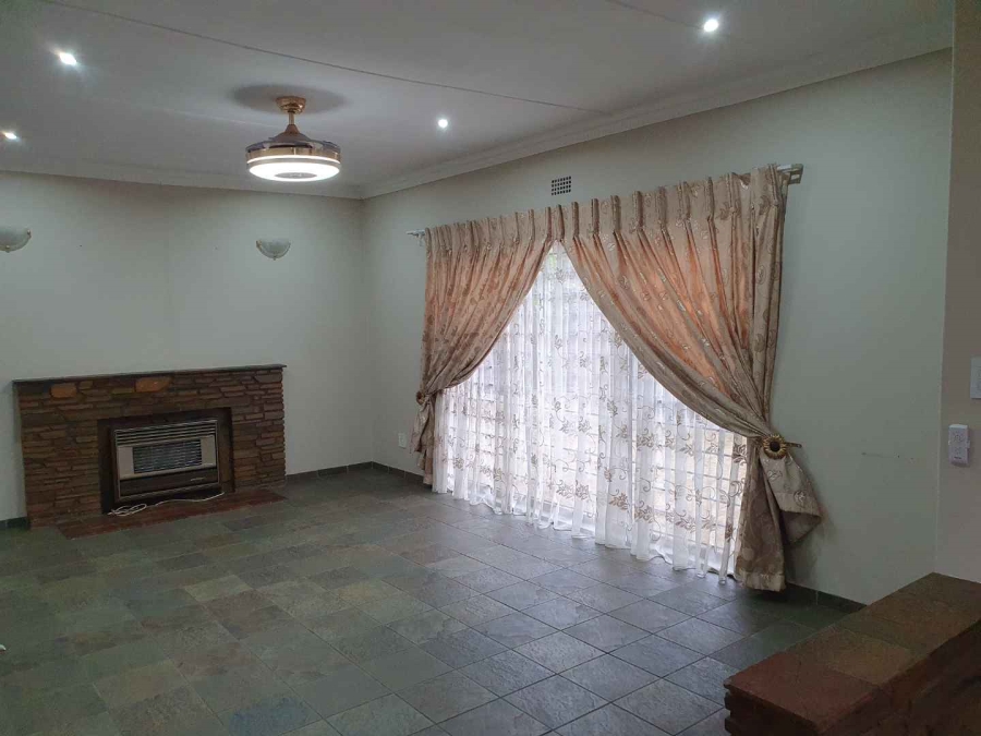 3 Bedroom Property for Sale in Ridgeway Gauteng