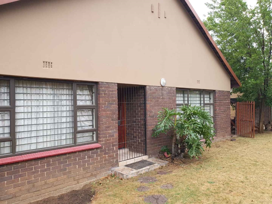 3 Bedroom Property for Sale in Ridgeway Gauteng