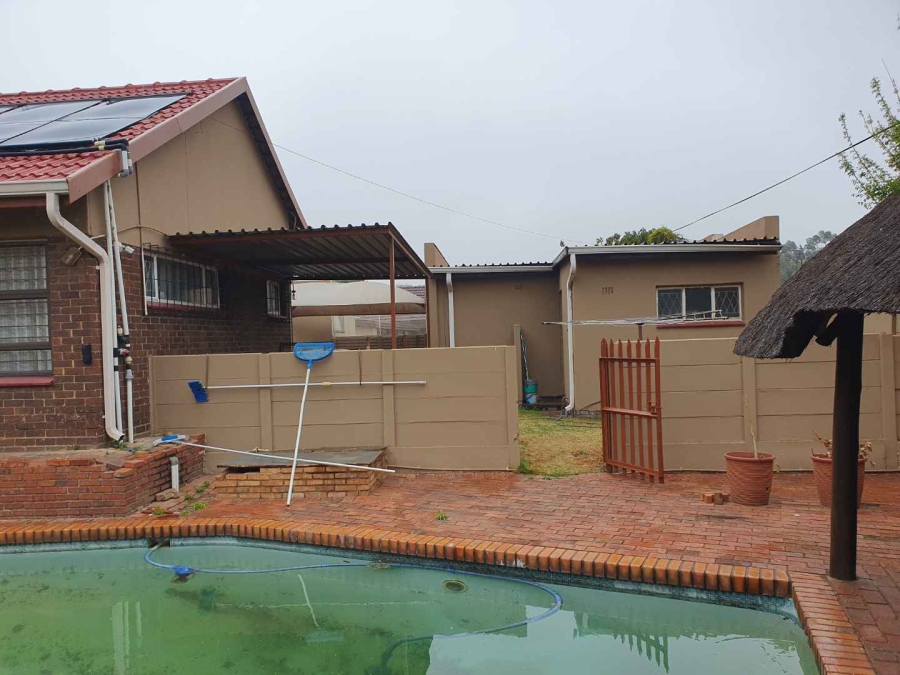 3 Bedroom Property for Sale in Ridgeway Gauteng