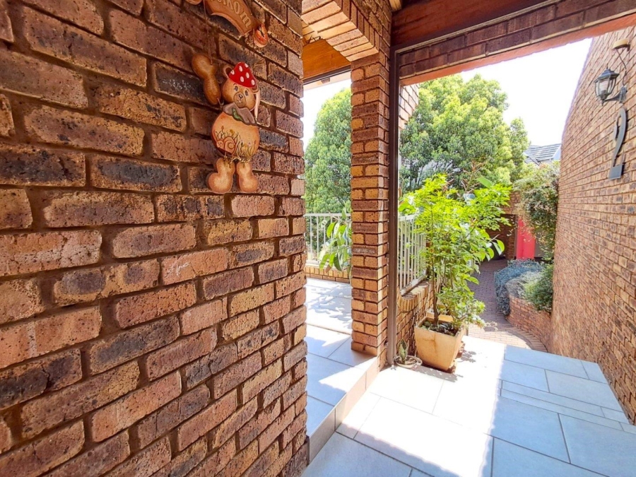 3 Bedroom Property for Sale in Mulbarton Gauteng