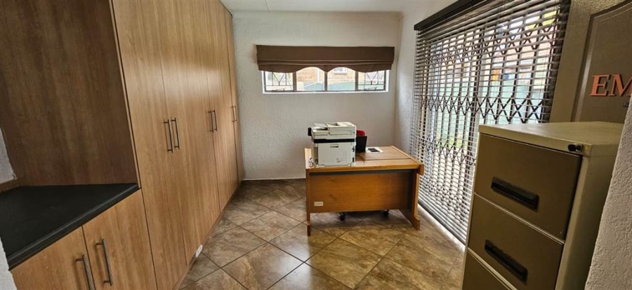 4 Bedroom Property for Sale in Randhart Gauteng