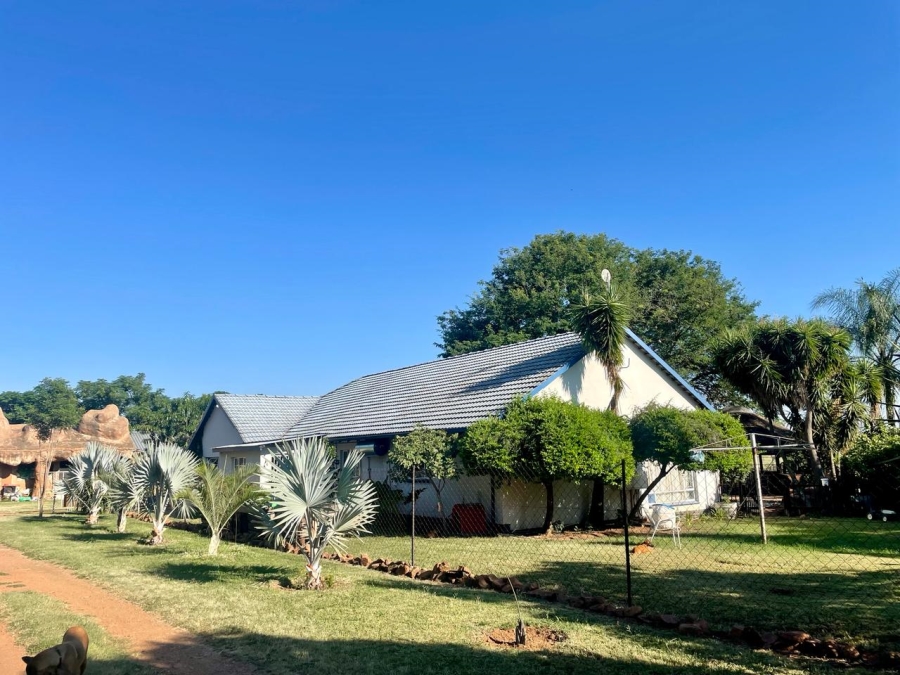 7 Bedroom Property for Sale in Pretoria North Gauteng