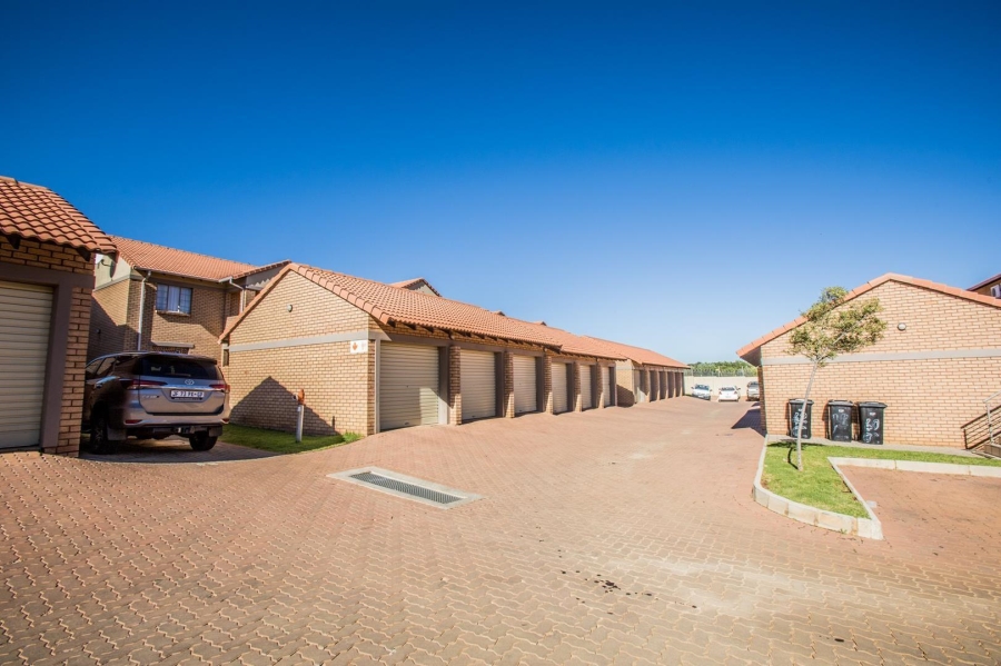 2 Bedroom Property for Sale in Mooikloof Ridge Gauteng