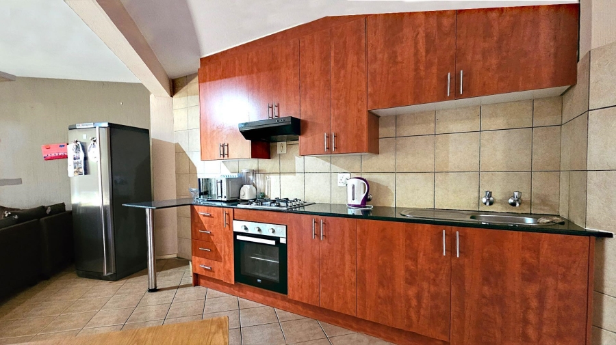 2 Bedroom Property for Sale in Radiokop Gauteng