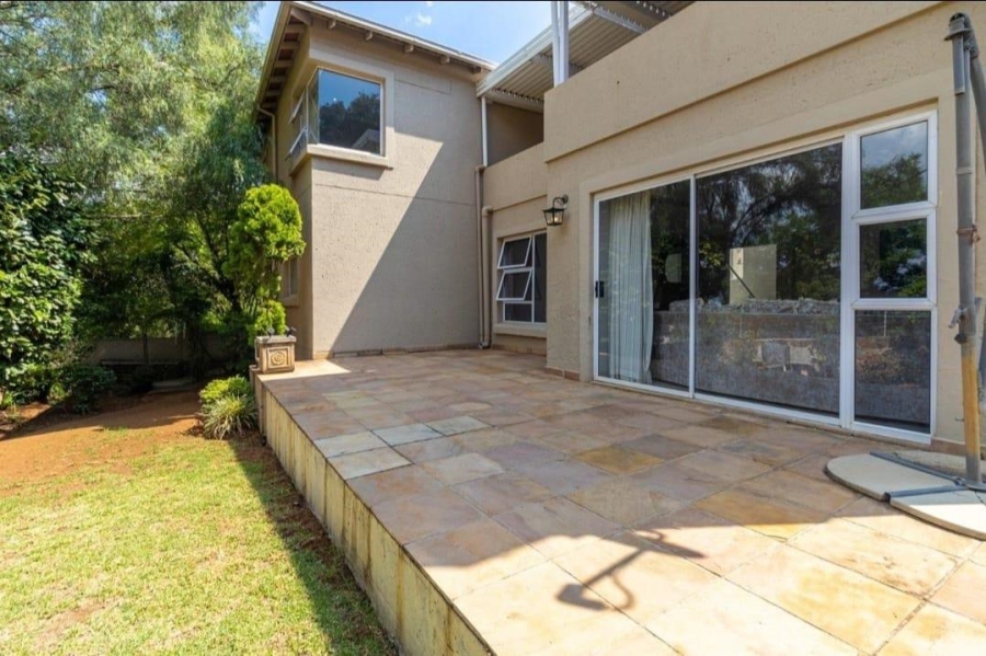 To Let 3 Bedroom Property for Rent in Glenvista Gauteng