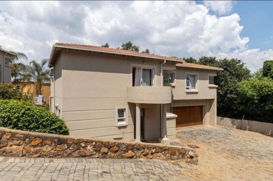 To Let 3 Bedroom Property for Rent in Glenvista Gauteng