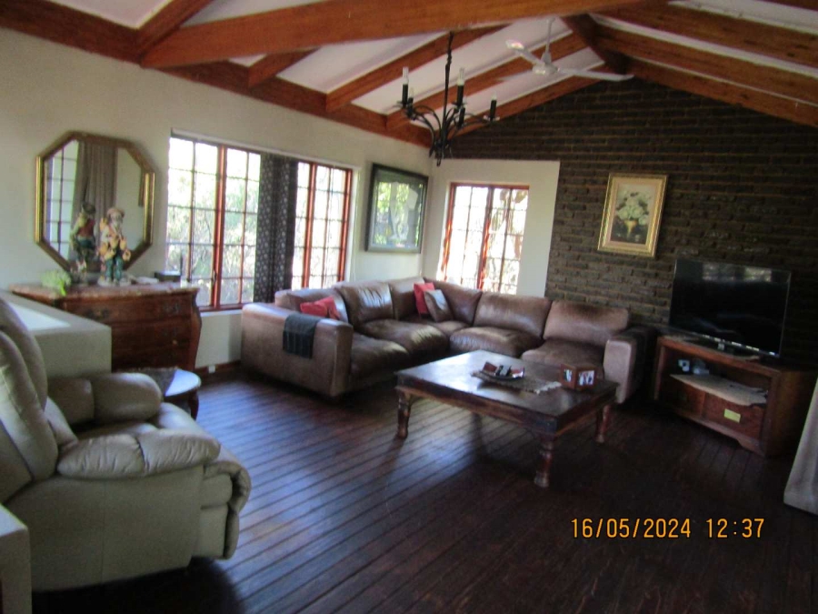 3 Bedroom Property for Sale in Vaaloewer Gauteng