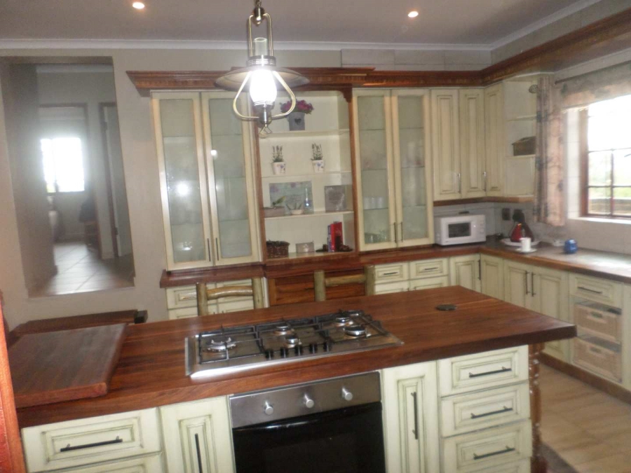 3 Bedroom Property for Sale in Vaaloewer Gauteng