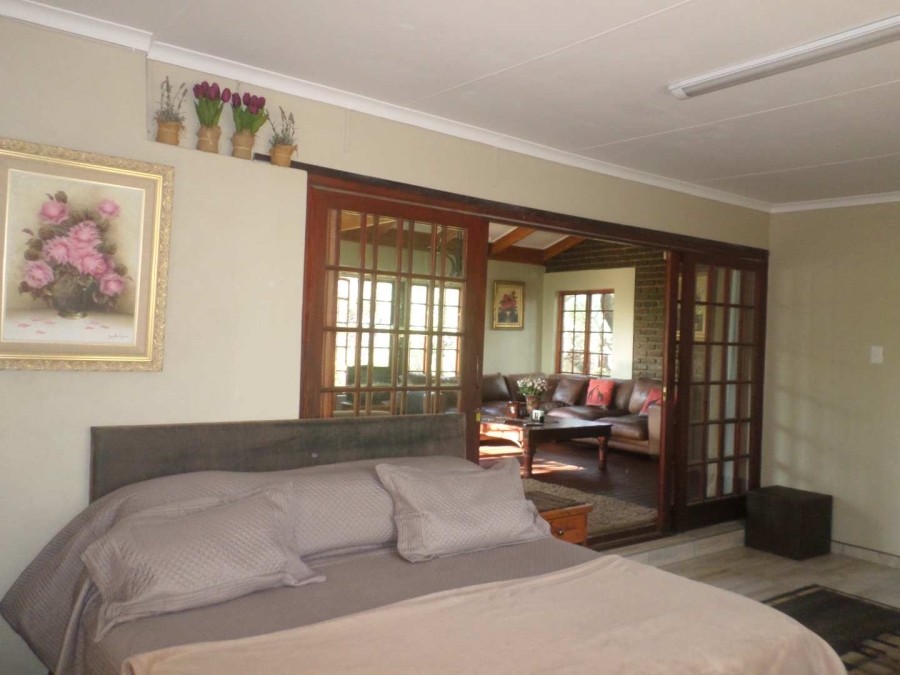 3 Bedroom Property for Sale in Vaaloewer Gauteng