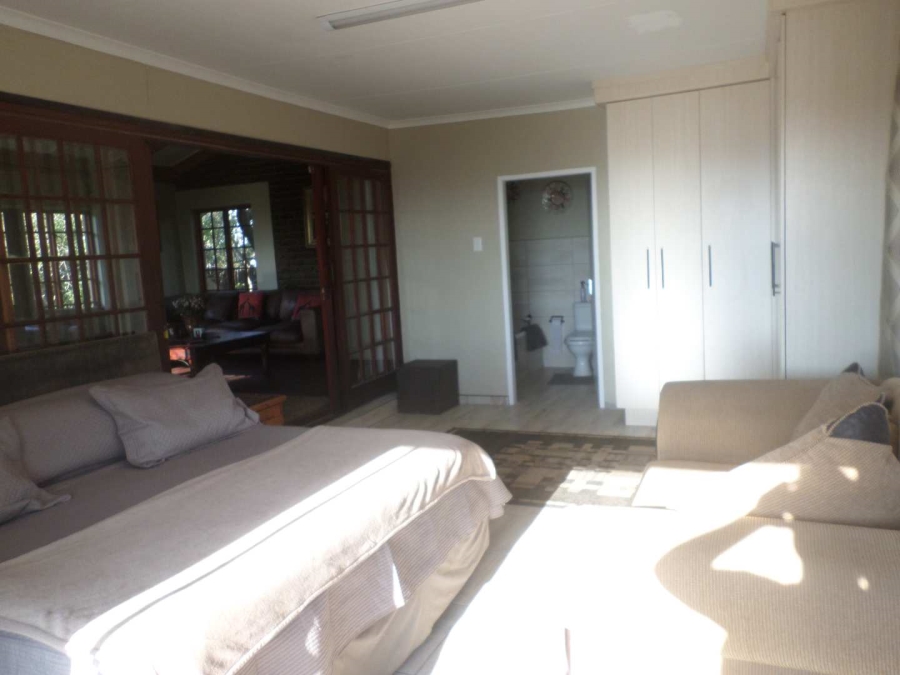 3 Bedroom Property for Sale in Vaaloewer Gauteng