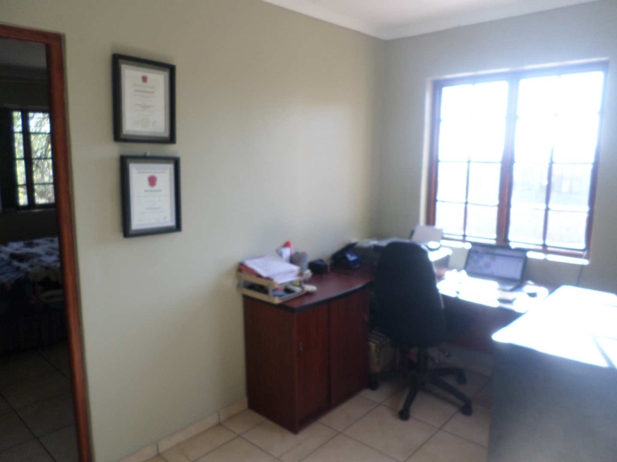 3 Bedroom Property for Sale in Vaaloewer Gauteng