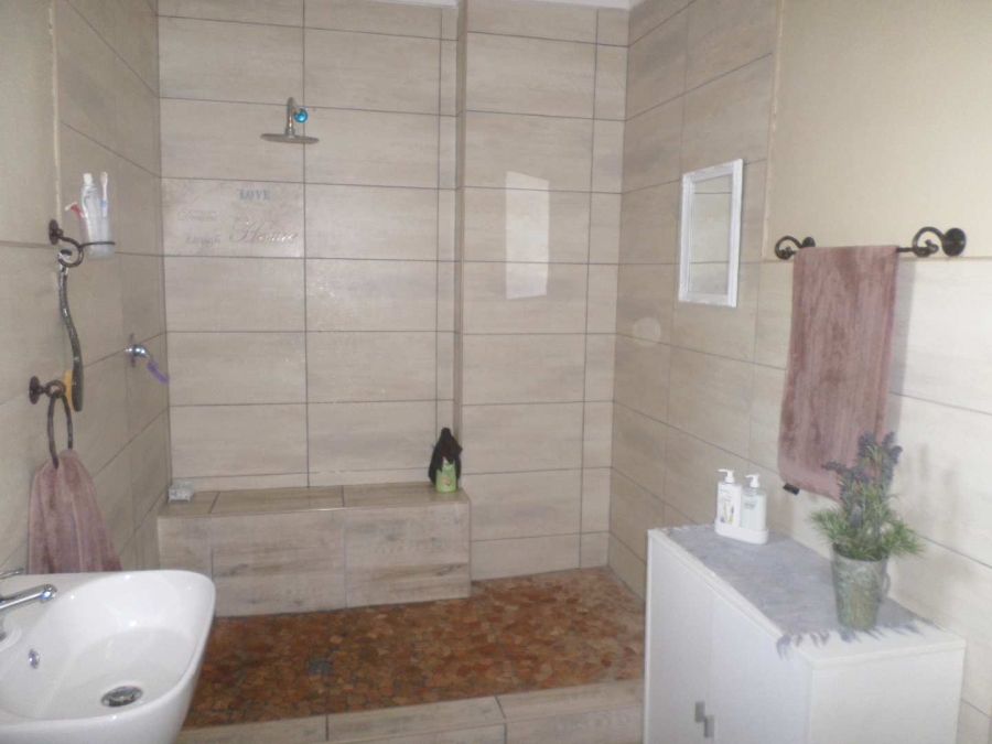 3 Bedroom Property for Sale in Vaaloewer Gauteng