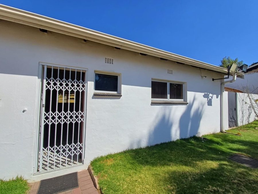 To Let 1 Bedroom Property for Rent in Kelland Gauteng