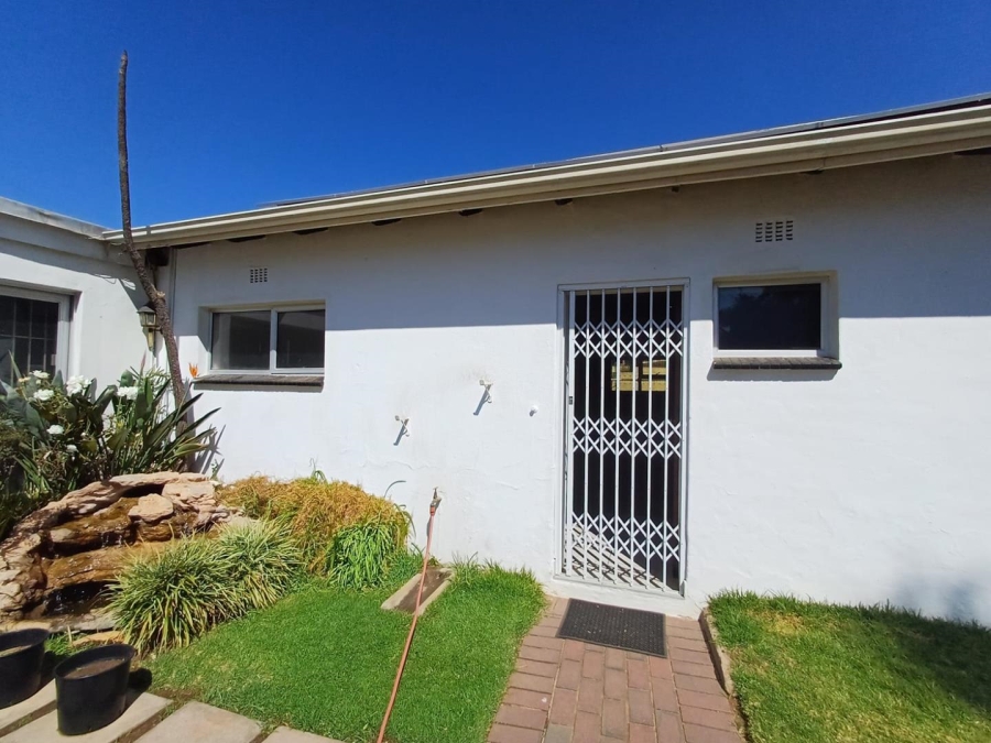 To Let 1 Bedroom Property for Rent in Kelland Gauteng