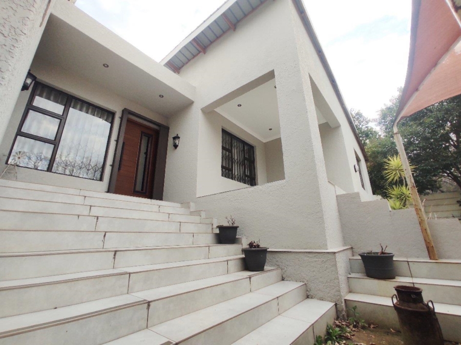 To Let 4 Bedroom Property for Rent in Blairgowrie Gauteng