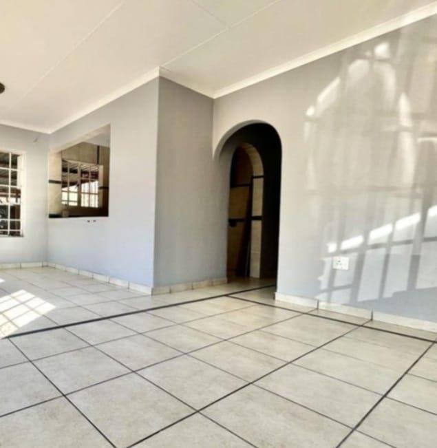 To Let 2 Bedroom Property for Rent in Vorna Valley Gauteng