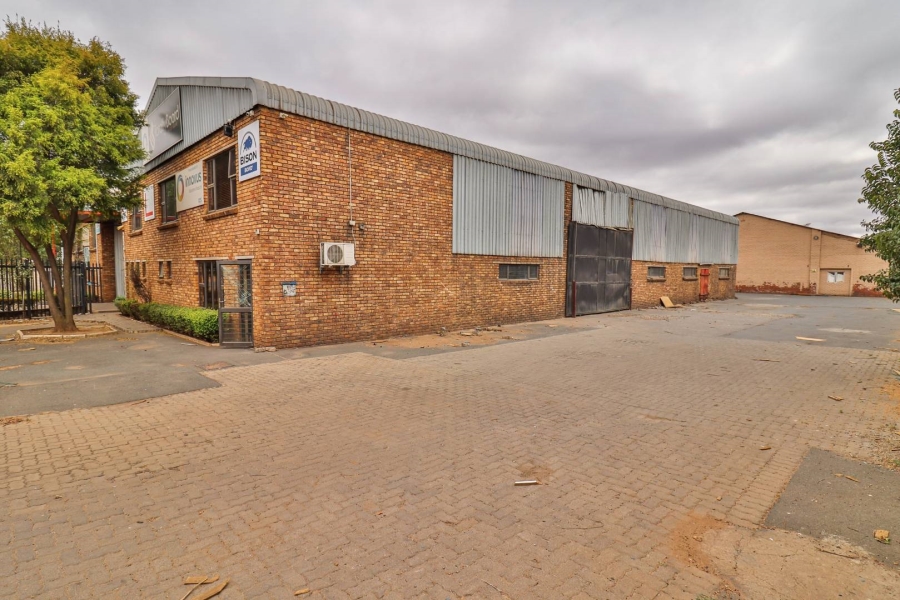 Commercial Property for Sale in Clayville Gauteng