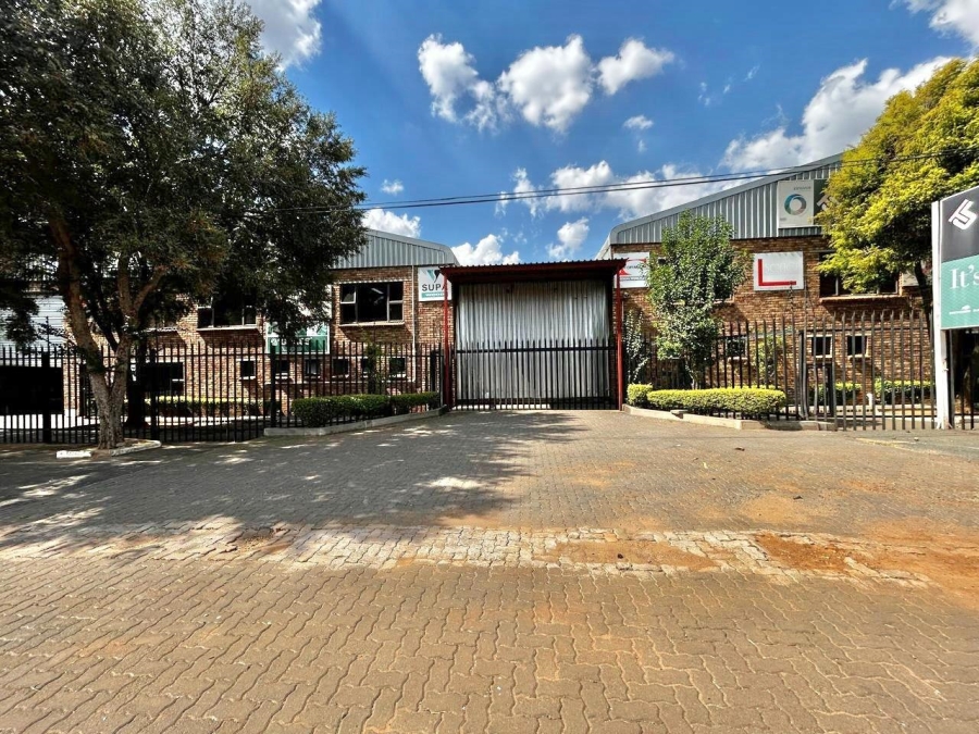 Commercial Property for Sale in Clayville Gauteng