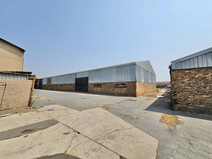 Commercial Property for Sale in Clayville Gauteng