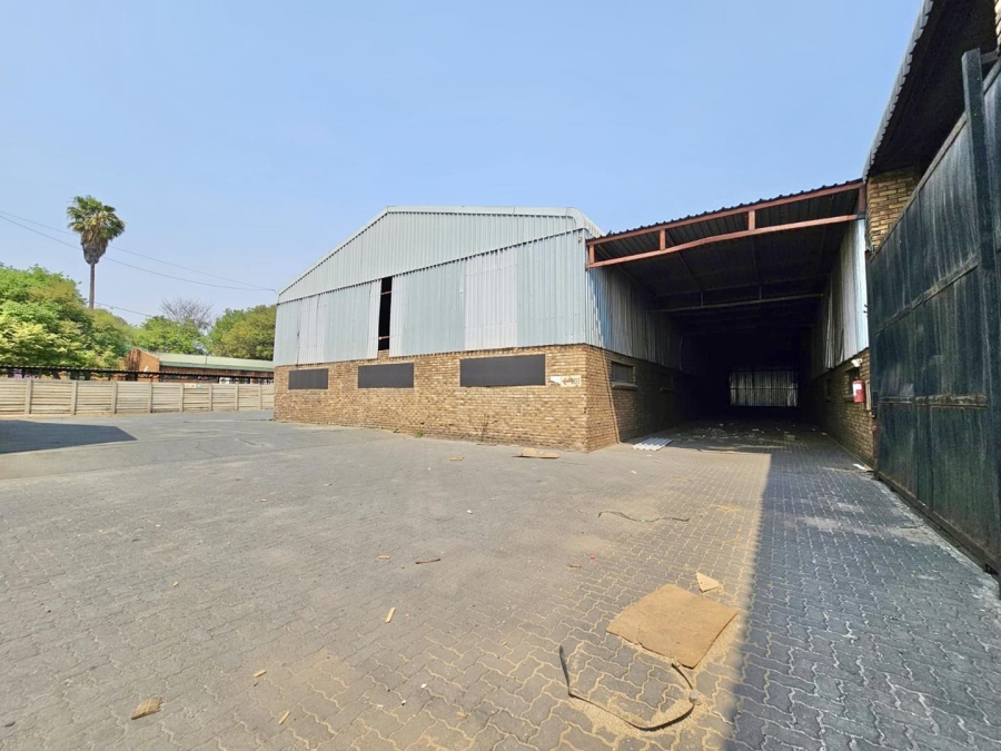 Commercial Property for Sale in Clayville Gauteng